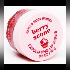 🍓 BBW Berry Scone Exfoliating Lip Scrub NEW